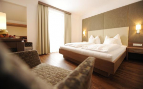 Отель Hotel Weingut Rosenhof  Ильмиц